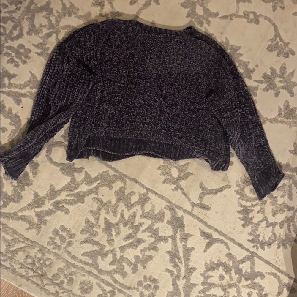 Tops - Picture 8 of 8